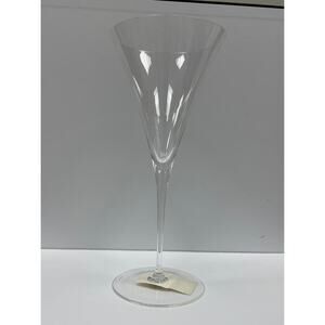 NEW Vera Wang Wedgwood Stiletto Wine Glass. KK465